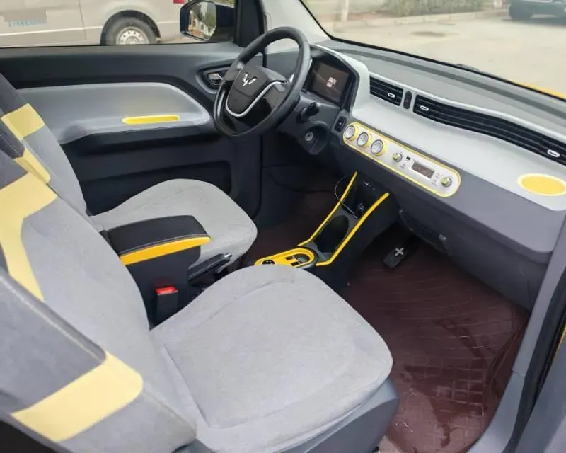 2021 WuLing HongGuang MINI EV BEV 13.9KWH,autocango,china used car exporter,china ev exporter,chinese used car exporter,chinese used ev exporter