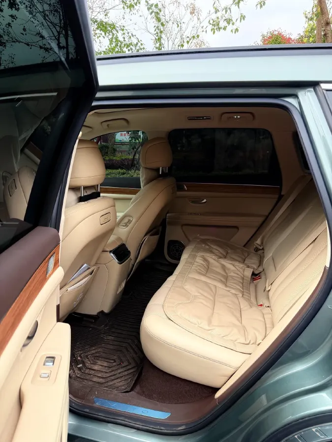 2024 AITO AITO M7 1.5T 152HP L4 REEV 40KWH,autocango,china used car exporter,china ev exporter,chinese used car exporter,chinese used ev exporter