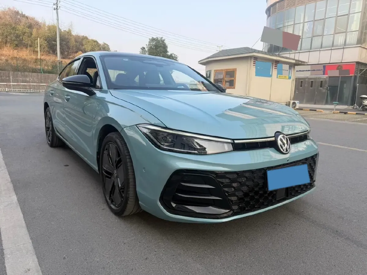 2025 Volkswagen Passat 2.0T 220HP L4 7DCT,autocango,china used car exporter,china ev exporter,chinese used car exporter,chinese used ev exporter