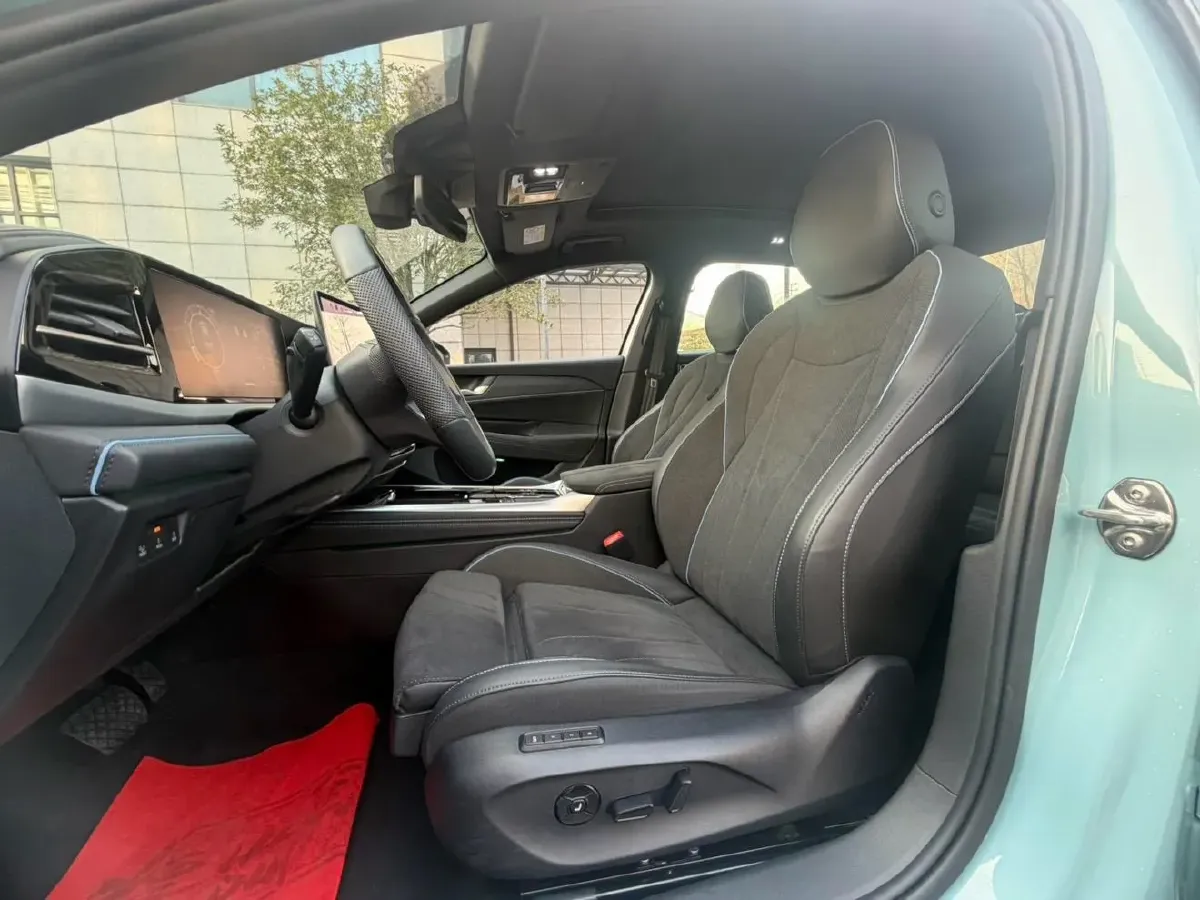 2025 Volkswagen Passat 2.0T 220HP L4 7DCT,autocango,china used car exporter,china ev exporter,chinese used car exporter,chinese used ev exporter