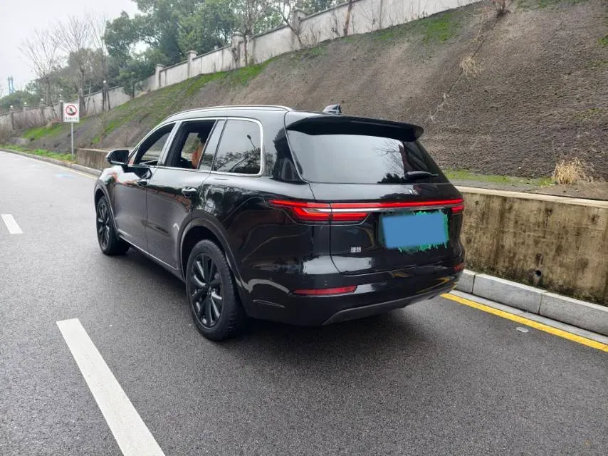 2021 Li ONE Range Extended 131HP REEV 40.5KWH,autocango,china used car exporter,china ev exporter,chinese used car exporter,chinese used ev exporter
