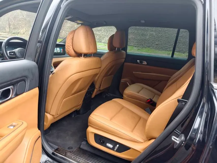 2021 Li ONE Range Extended 131HP REEV 40.5KWH,autocango,china used car exporter,china ev exporter,chinese used car exporter,chinese used ev exporter