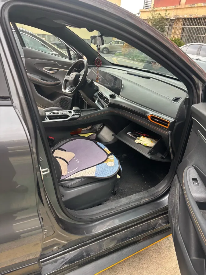 2022 ChangAn UNI-T 1.5T 188HP L4 7DCT,autocango,china used car exporter,china ev exporter,chinese used car exporter,chinese used ev exporter