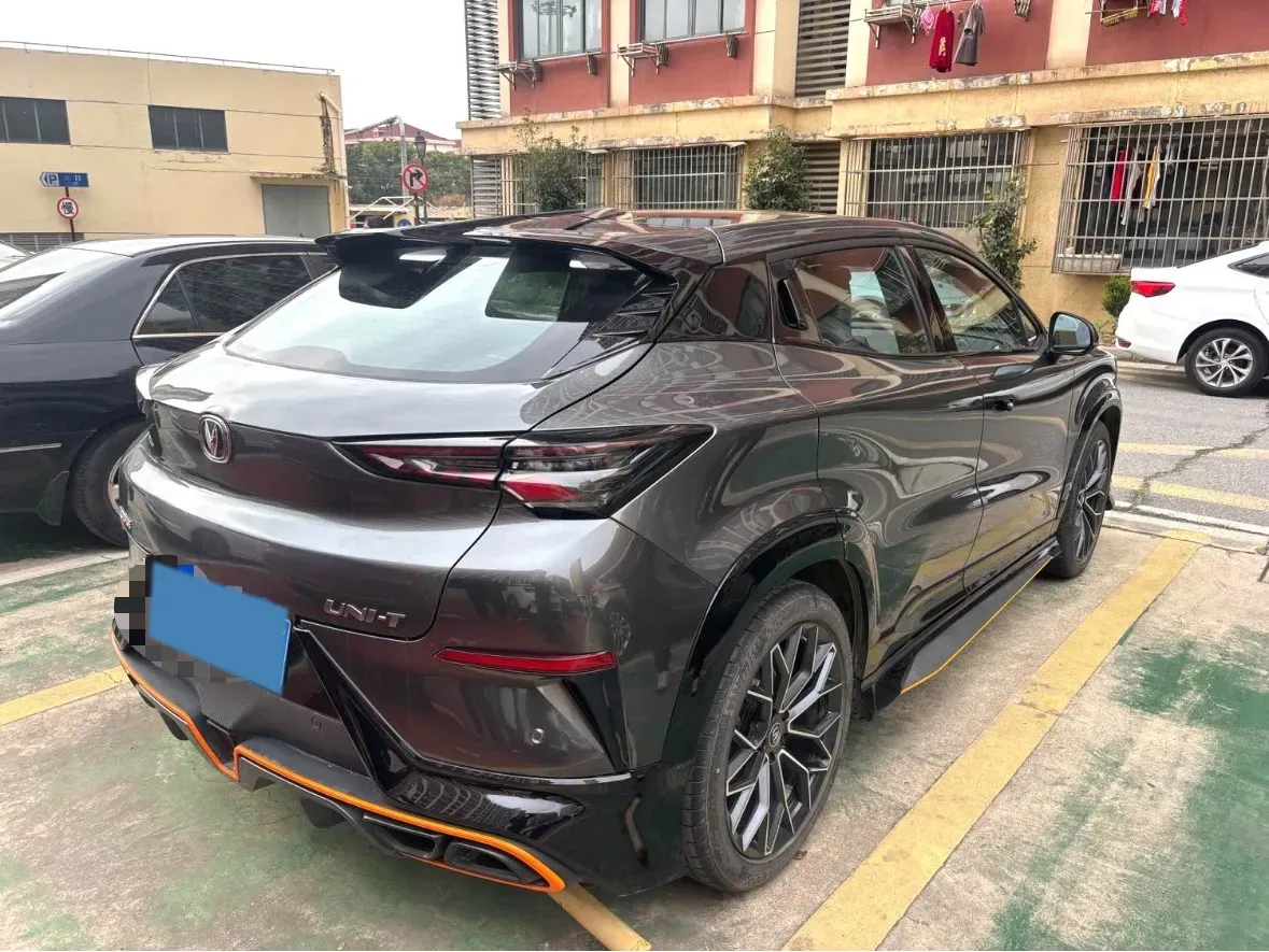 2022 ChangAn UNI-T 1.5T 188HP L4 7DCT,autocango,china used car exporter,china ev exporter,chinese used car exporter,chinese used ev exporter
