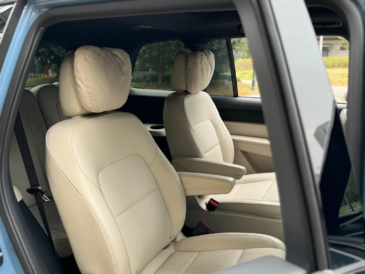 2021 Li ONE Range Extended 131HP REEV 40.5KWH,autocango,china used car exporter,china ev exporter,chinese used car exporter,chinese used ev exporter