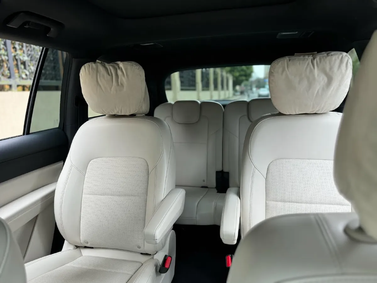 2021 Li ONE Range Extended 131HP REEV 40.5KWH,autocango,china used car exporter,china ev exporter,chinese used car exporter,chinese used ev exporter