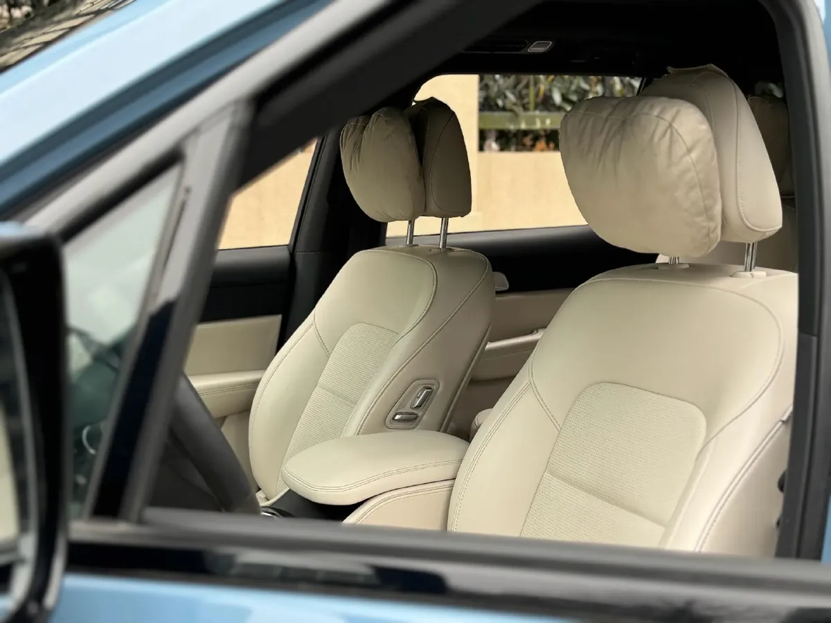 2021 Li ONE Range Extended 131HP REEV 40.5KWH,autocango,china used car exporter,china ev exporter,chinese used car exporter,chinese used ev exporter