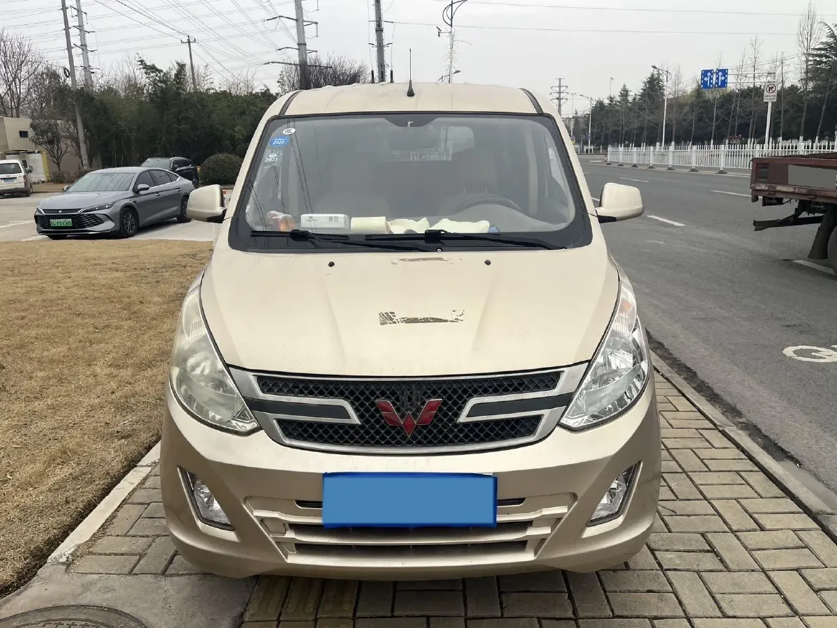 2019 WuLing RongGuang V 1.5L 99HP L4 6MT,autocango,china used car exporter,china ev exporter,chinese used car exporter,chinese used ev exporter