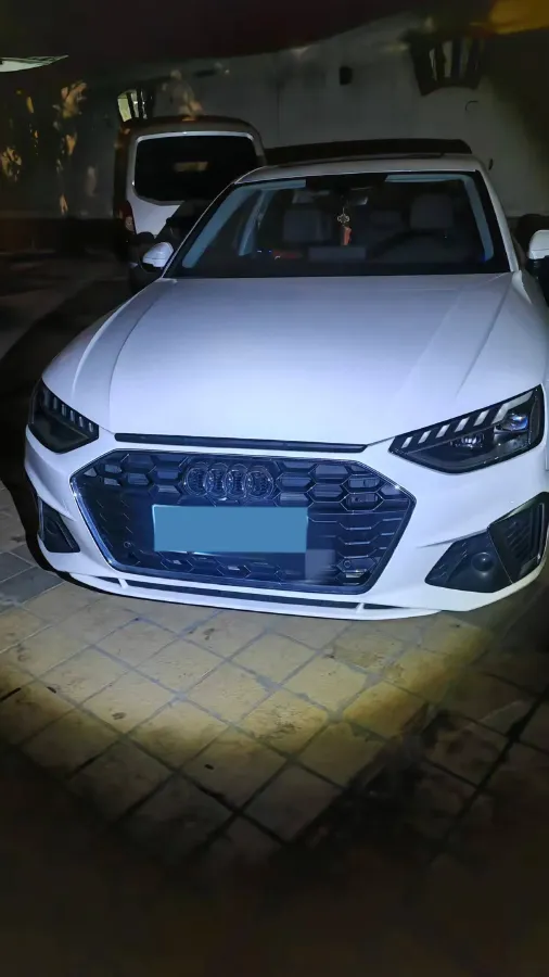 2020 Audi A4L 2.0T 190HP L4 7DCT,autocango,china used car exporter,china ev exporter,chinese used car exporter,chinese used ev exporter