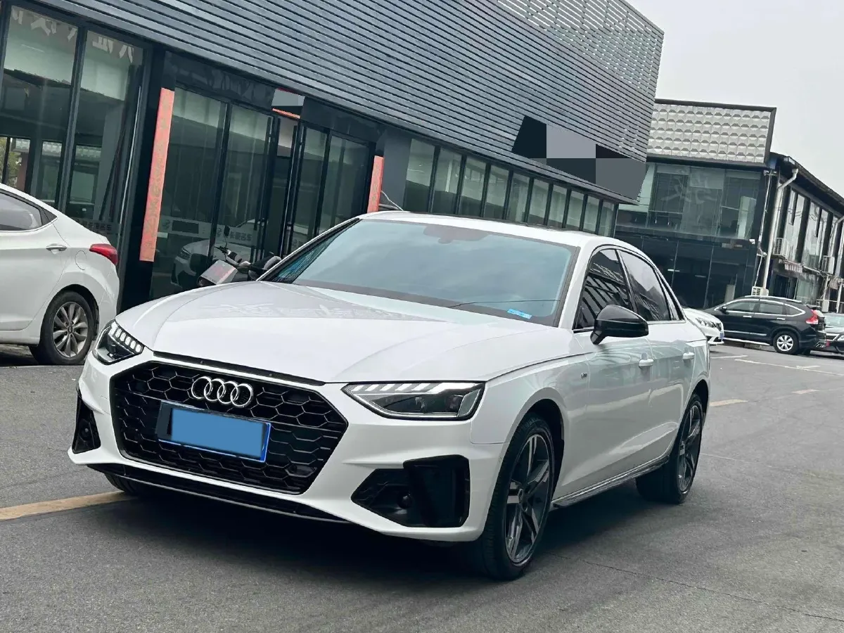 2022 Audi A4L 2.0T 190HP L4 7DCT,autocango,china used car exporter,china ev exporter,chinese used car exporter,chinese used ev exporter