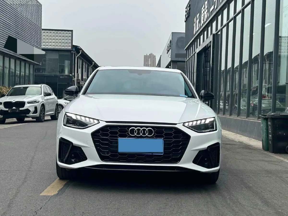 2022 Audi A4L 2.0T 190HP L4 7DCT,autocango,china used car exporter,china ev exporter,chinese used car exporter,chinese used ev exporter