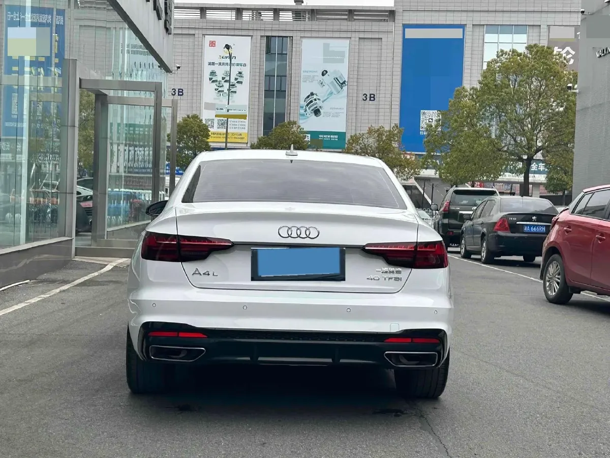2022 Audi A4L 2.0T 190HP L4 7DCT,autocango,china used car exporter,china ev exporter,chinese used car exporter,chinese used ev exporter