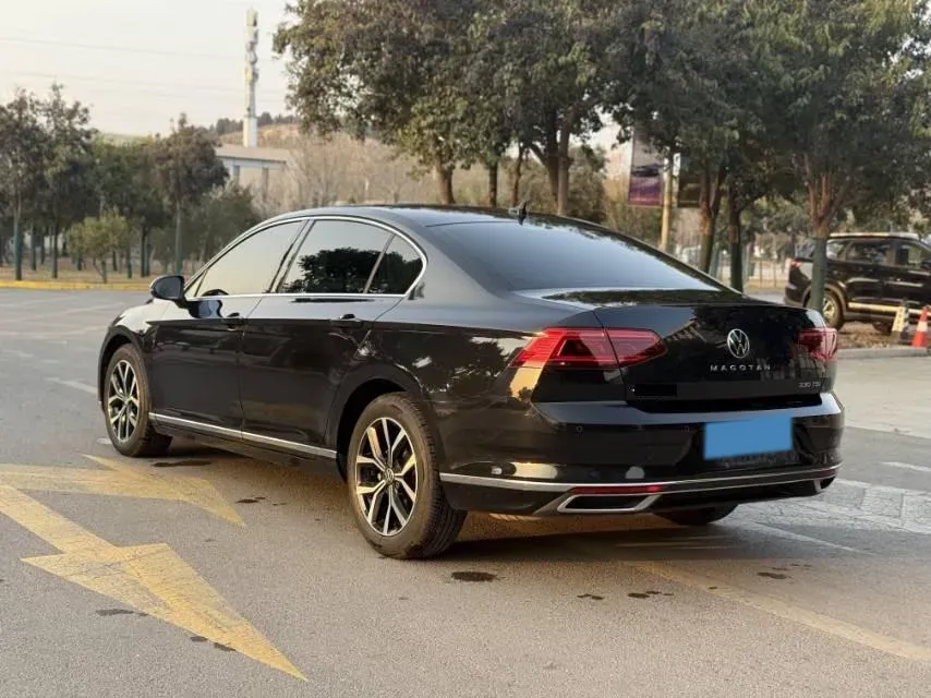 2020 Volkswagen Magotan 2.0T 186HP L4 7DCT,autocango,china used car exporter,china ev exporter,chinese used car exporter,chinese used ev exporter