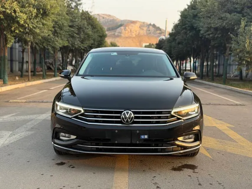 2020 Volkswagen Magotan 2.0T 186HP L4 7DCT,autocango,china used car exporter,china ev exporter,chinese used car exporter,chinese used ev exporter