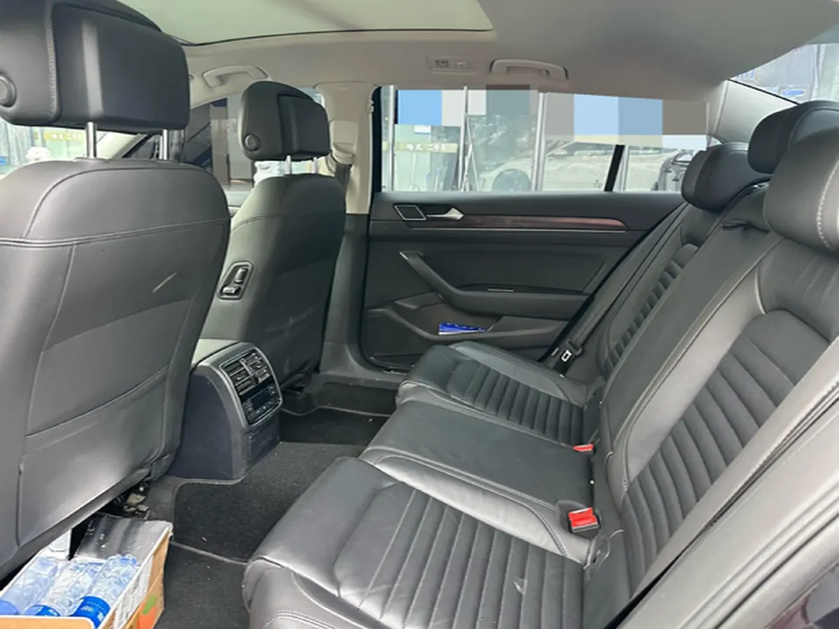 2019 Volkswagen Magotan 2.0T 186HP L4 7DCT,autocango,china used car exporter,china ev exporter,chinese used car exporter,chinese used ev exporter