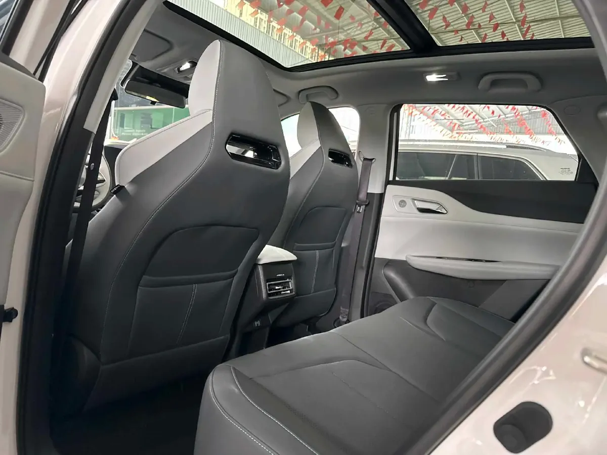 2025 ChangAn UNI-Z 1.5T 192HP L4 7DCT,autocango,china used car exporter,china ev exporter,chinese used car exporter,chinese used ev exporter