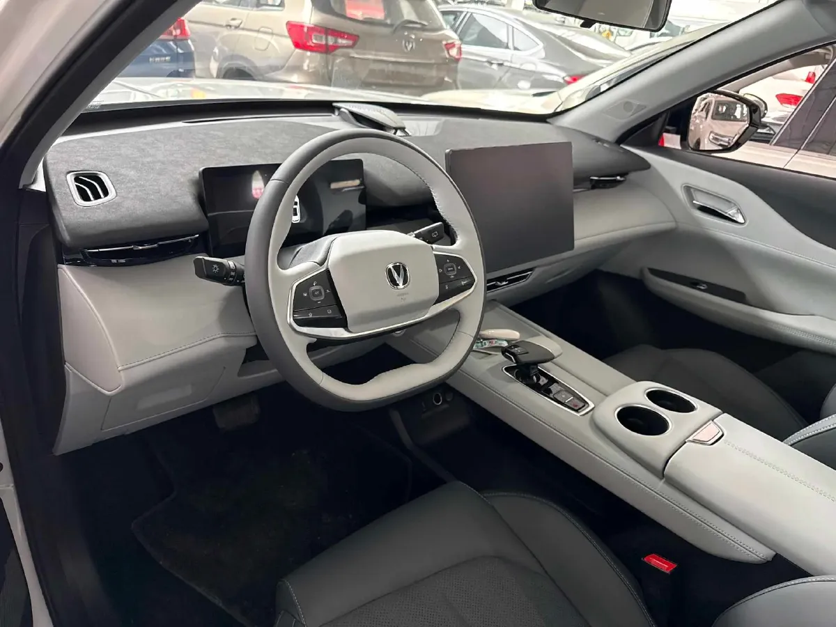 2025 ChangAn UNI-Z 1.5T 192HP L4 7DCT,autocango,china used car exporter,china ev exporter,chinese used car exporter,chinese used ev exporter