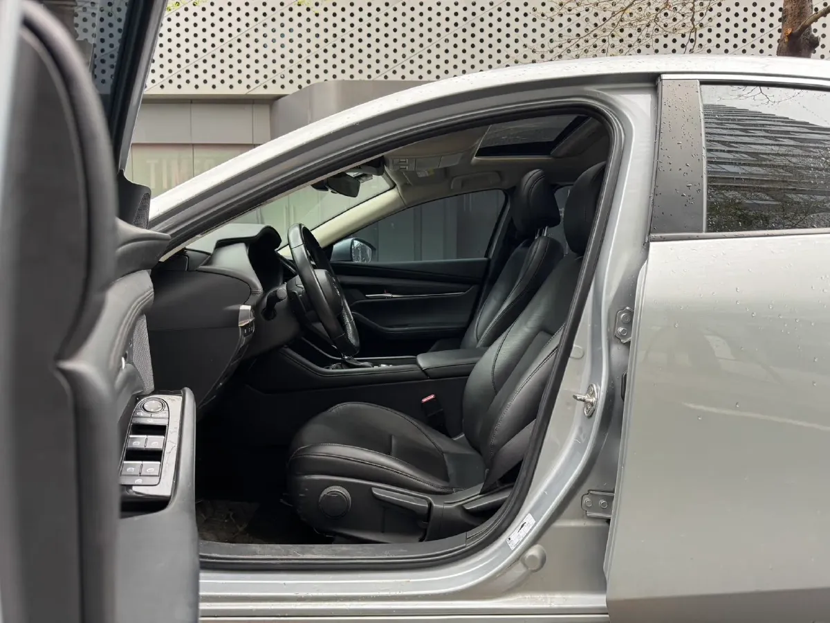 2021 Mazda 3 Axela 2.0L 158HP L4 6AT,autocango,china used car exporter,china ev exporter,chinese used car exporter,chinese used ev exporter