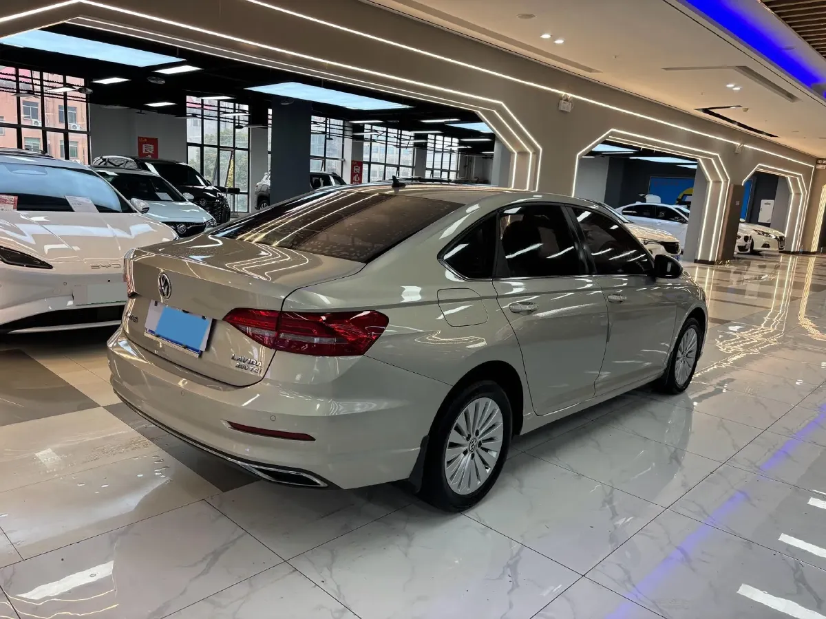 2018 Skoda Karoq 1.4T 150HP L4 7DCT,autocango,china used car exporter,china ev exporter,chinese used car exporter,chinese used ev exporter