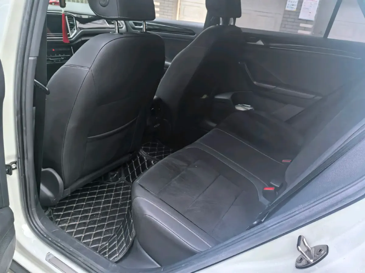 2021 Volkswagen T-Roc 1.4T 150HP L4 7DCT,autocango,china used car exporter,china ev exporter,chinese used car exporter,chinese used ev exporter