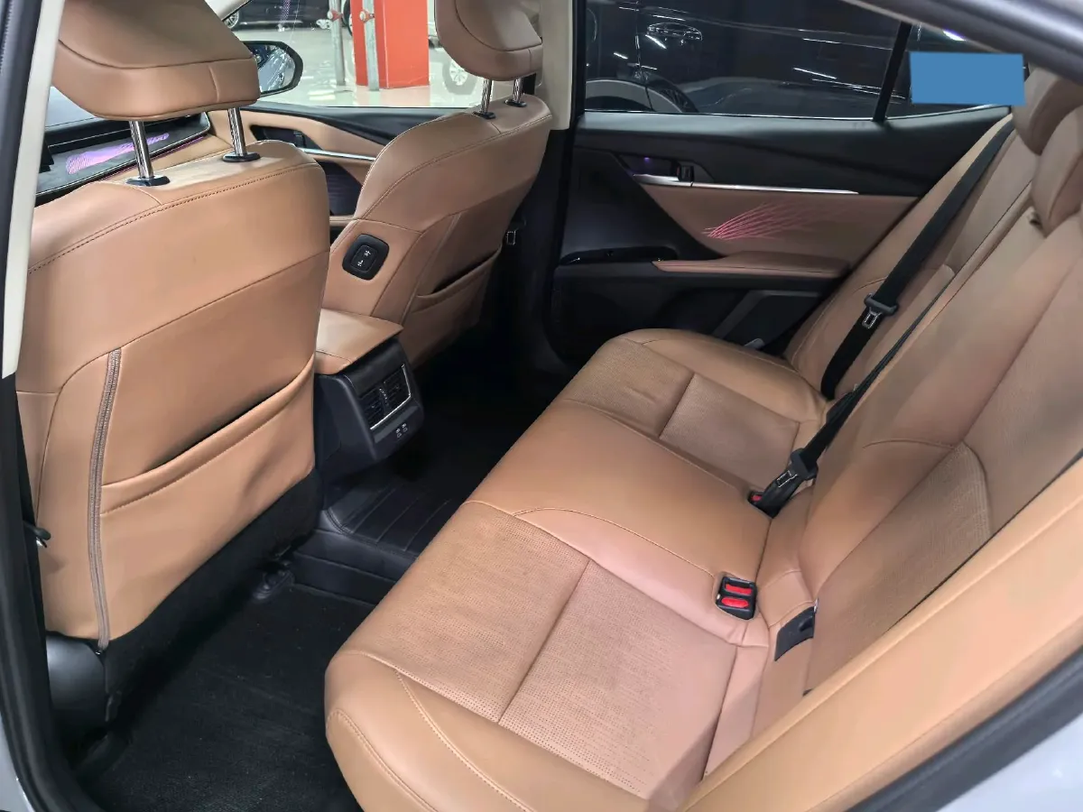 2024 Toyota Camry 2.0L 152HP L4 E-CVT Hybrid,autocango,china used car exporter,china ev exporter,chinese used car exporter,chinese used ev exporter