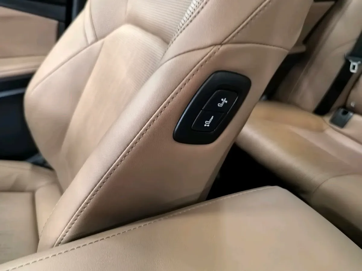 2024 Toyota Camry 2.0L 152HP L4 E-CVT Hybrid,autocango,china used car exporter,china ev exporter,chinese used car exporter,chinese used ev exporter