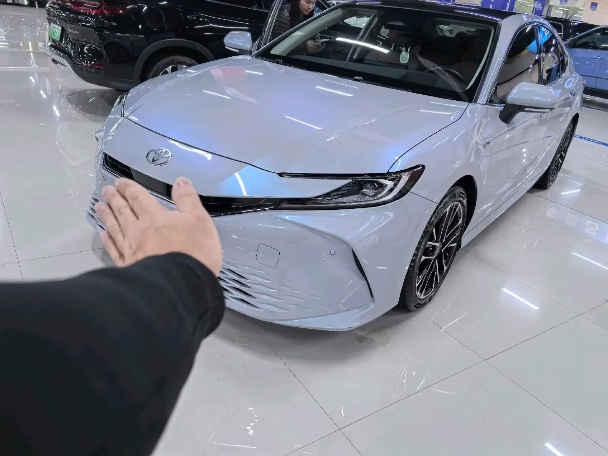2024 Toyota Camry 2.0L 152HP L4 E-CVT Hybrid,autocango,china used car exporter,china ev exporter,chinese used car exporter,chinese used ev exporter