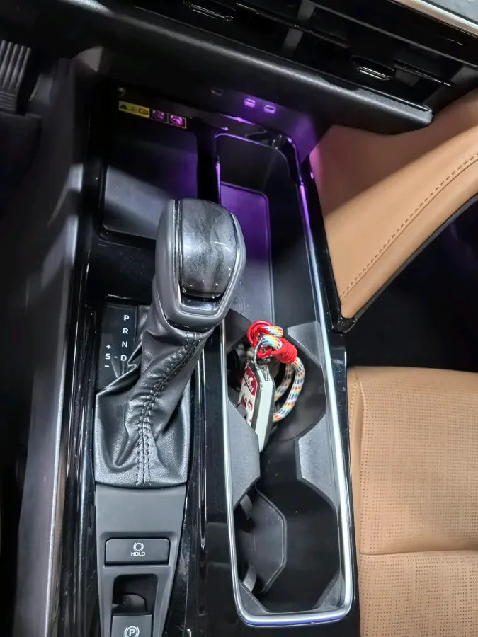 2024 Toyota Camry 2.0L 152HP L4 E-CVT Hybrid,autocango,china used car exporter,china ev exporter,chinese used car exporter,chinese used ev exporter