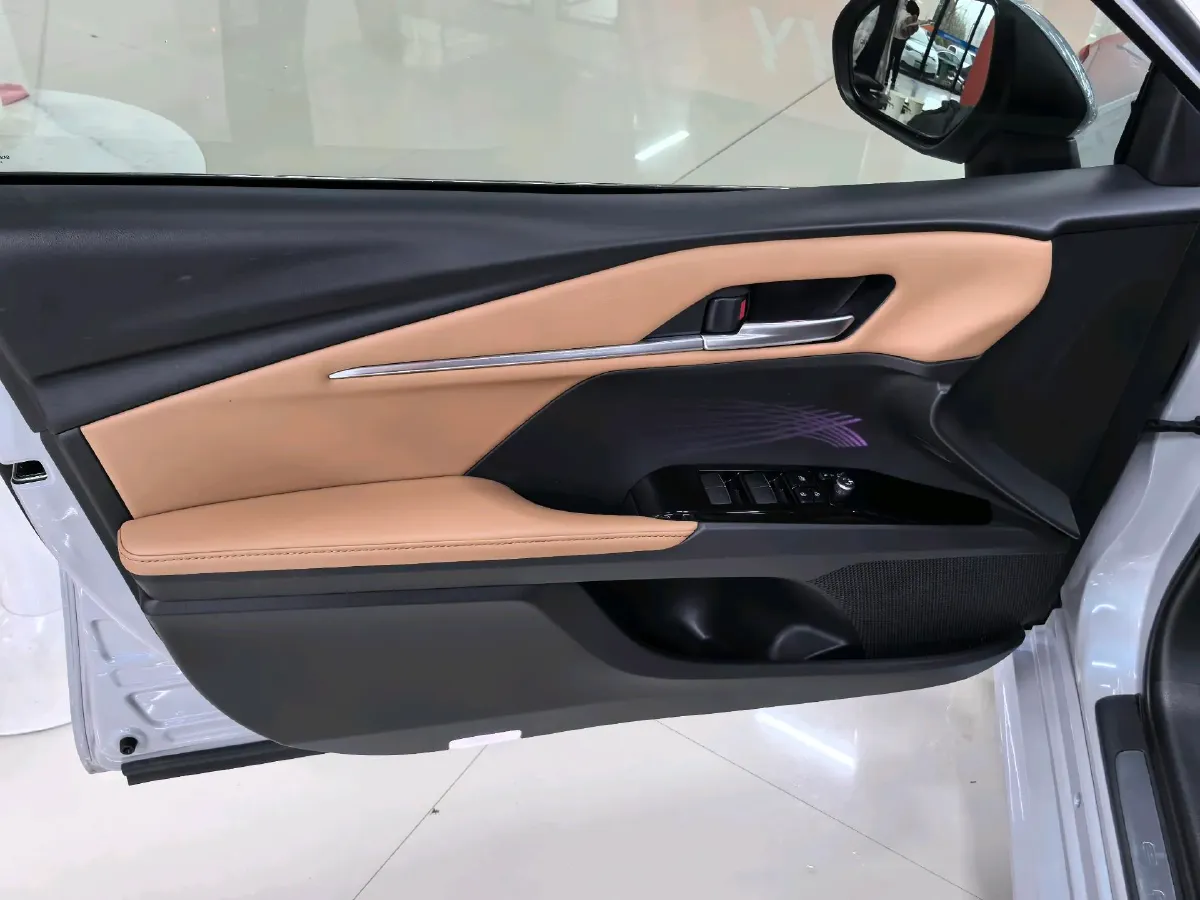 2024 Toyota Camry 2.0L 152HP L4 E-CVT Hybrid,autocango,china used car exporter,china ev exporter,chinese used car exporter,chinese used ev exporter