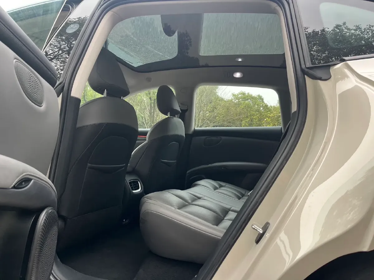 2023 IM LS6 BEV 100KWH,autocango,china used car exporter,china ev exporter,chinese used car exporter,chinese used ev exporter