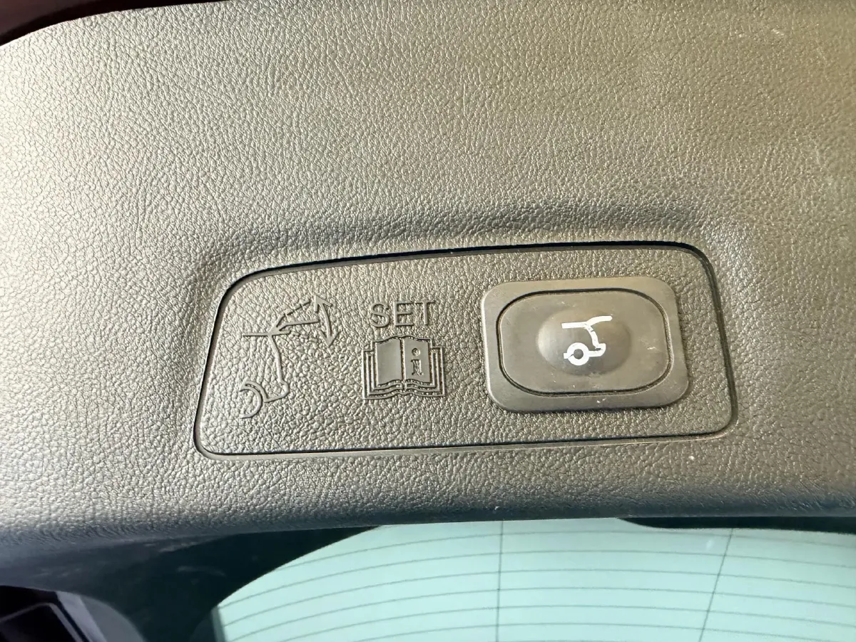 2017 Lincoln MKC 2.0T 203HP L4 6AT,autocango,china used car exporter,china ev exporter,chinese used car exporter,chinese used ev exporter