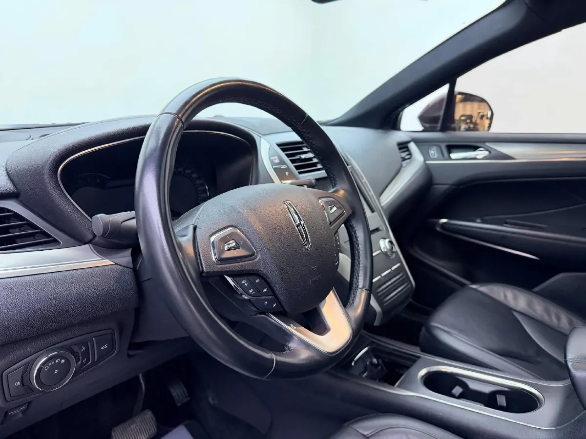 2017 Lincoln MKC 2.0T 203HP L4 6AT,autocango,china used car exporter,china ev exporter,chinese used car exporter,chinese used ev exporter