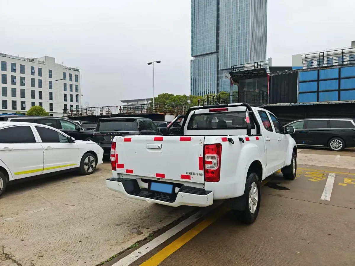 2020 Isuzu Jim 2.8T 120HP L4 5MT,autocango,china used car exporter,china ev exporter,chinese used car exporter,chinese used ev exporter