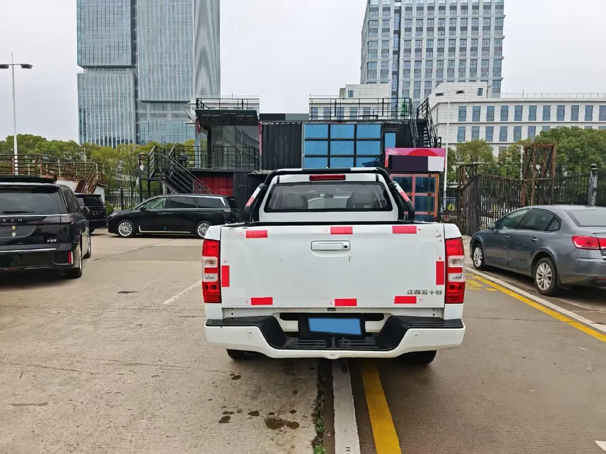 2020 Isuzu Jim 2.8T 120HP L4 5MT,autocango,china used car exporter,china ev exporter,chinese used car exporter,chinese used ev exporter