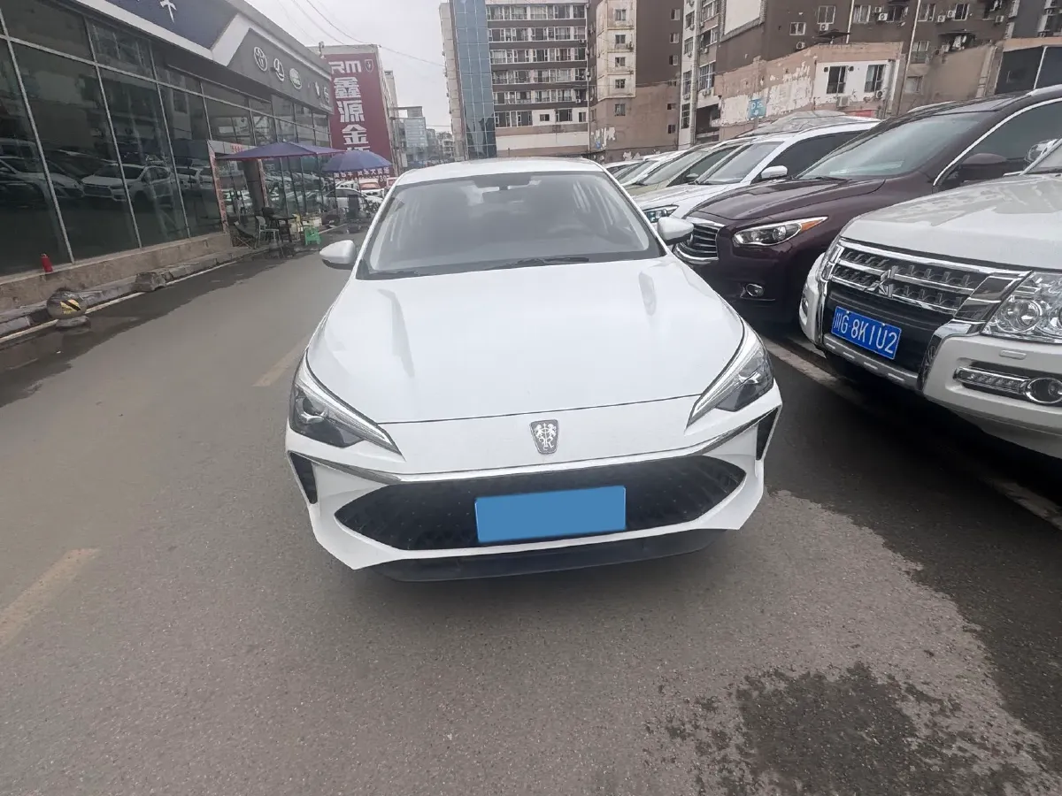 2023 Roewe i5 1.5L 129HP L4 5MT,autocango,china used car exporter,china ev exporter,chinese used car exporter,chinese used ev exporter