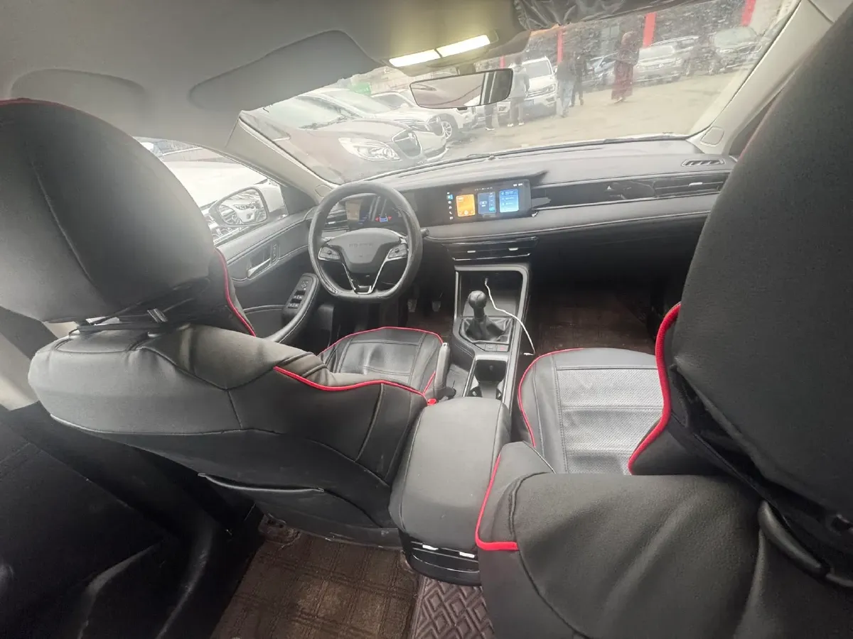 2023 Roewe i5 1.5L 129HP L4 5MT,autocango,china used car exporter,china ev exporter,chinese used car exporter,chinese used ev exporter