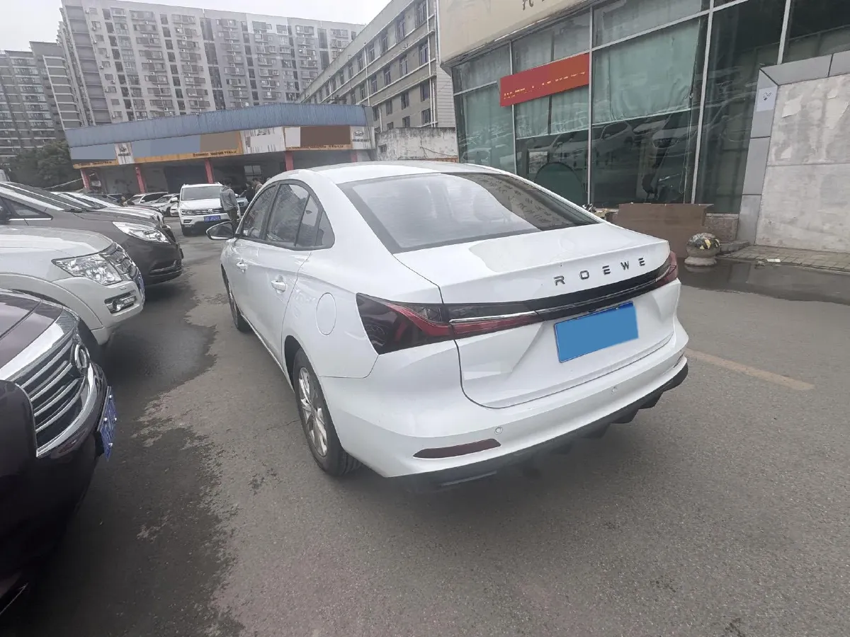 2023 Roewe i5 1.5L 129HP L4 5MT,autocango,china used car exporter,china ev exporter,chinese used car exporter,chinese used ev exporter