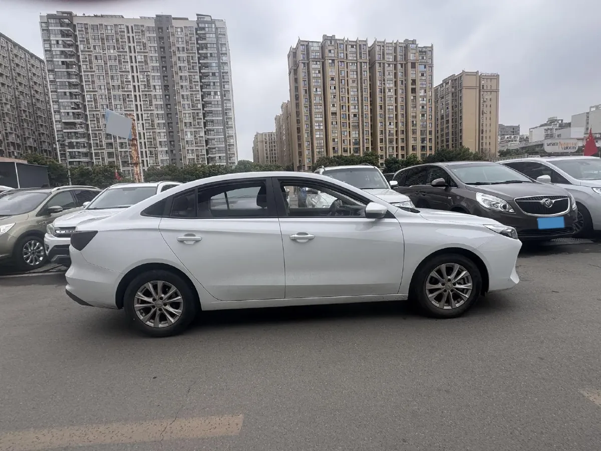 2023 Roewe i5 1.5L 129HP L4 5MT,autocango,china used car exporter,china ev exporter,chinese used car exporter,chinese used ev exporter
