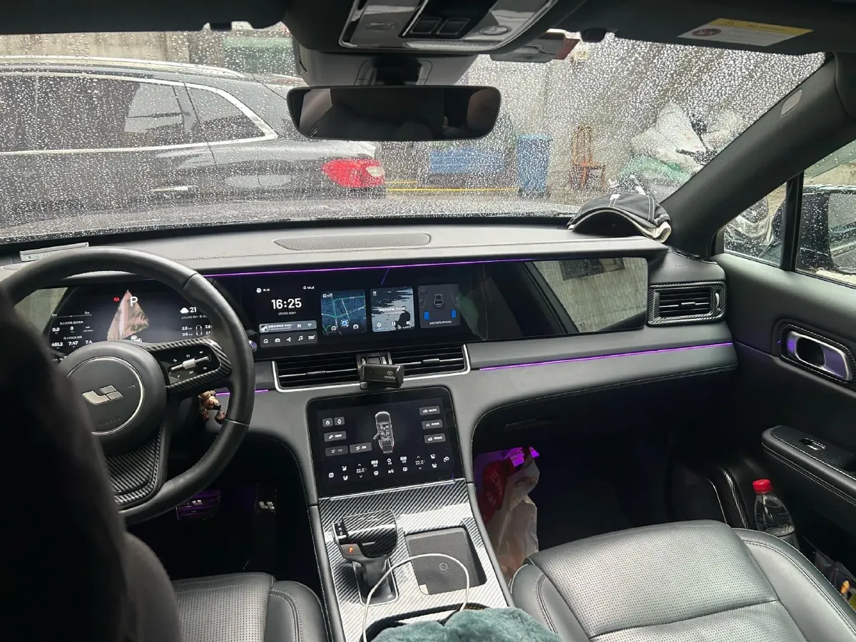 2021 Li ONE Range Extended 131HP REEV 40.5KWH,autocango,china used car exporter,china ev exporter,chinese used car exporter,chinese used ev exporter