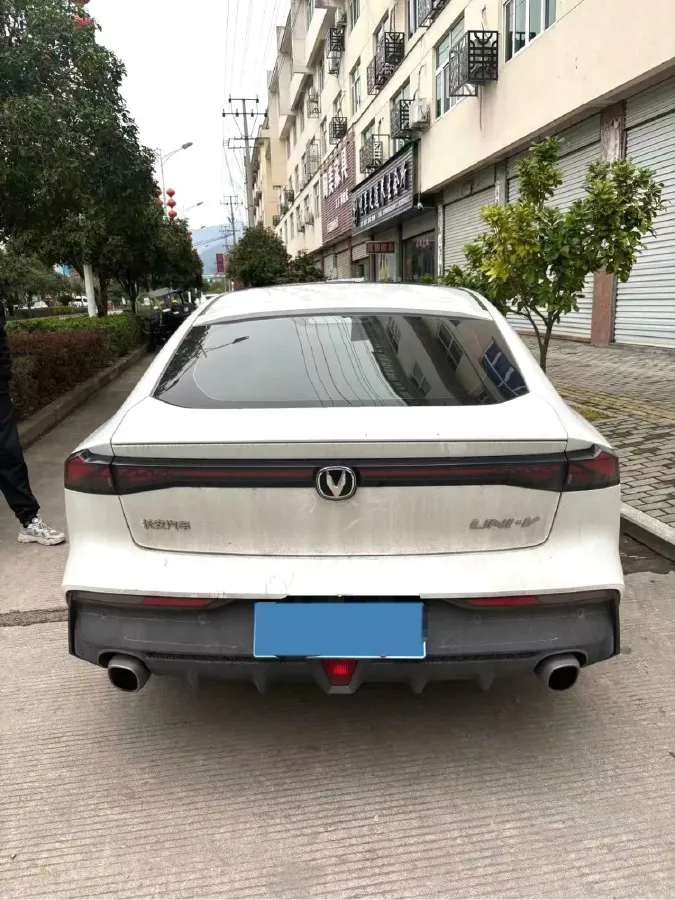 2022 ChangAn UNI-V 1.5T 188HP L4 7DCT,autocango,china used car exporter,china ev exporter,chinese used car exporter,chinese used ev exporter