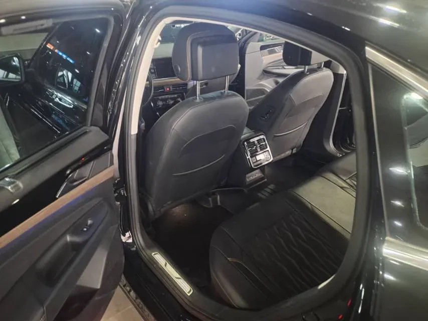 2019 Volvo V40 1.5T 152HP L4 6AT,autocango,china used car exporter,china ev exporter,chinese used car exporter,chinese used ev exporter