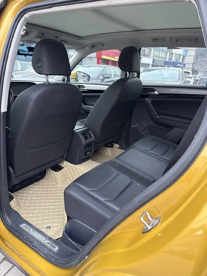 2019 Jeep Cherokee 2.0T 234HP L4 9AT,autocango,china used car exporter,china ev exporter,chinese used car exporter,chinese used ev exporter