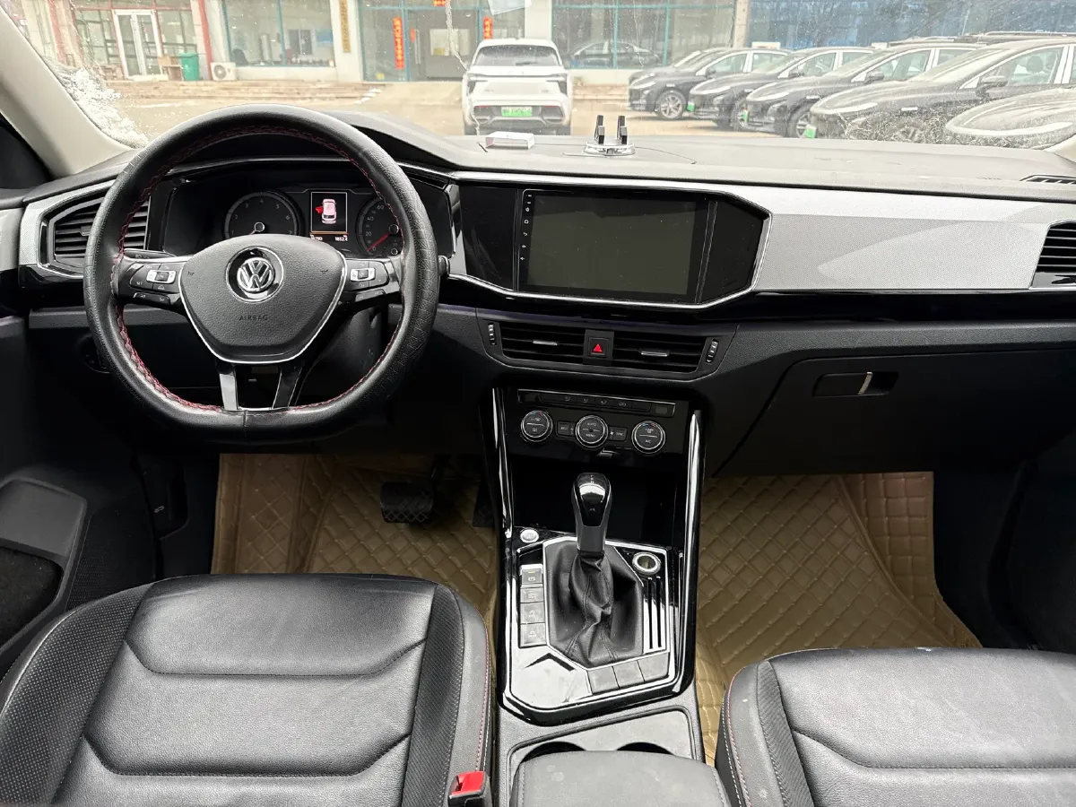 2019 Jeep Cherokee 2.0T 234HP L4 9AT,autocango,china used car exporter,china ev exporter,chinese used car exporter,chinese used ev exporter