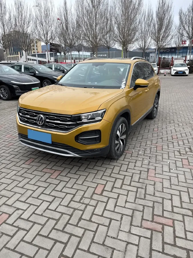 2019 Jeep Cherokee 2.0T 234HP L4 9AT,autocango,china used car exporter,china ev exporter,chinese used car exporter,chinese used ev exporter