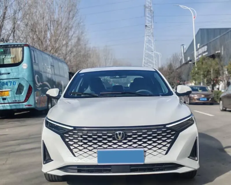 2023 ChangAn Raeton Plus 1.5T 188HP L4 7DCT,autocango,china used car exporter,china ev exporter,chinese used car exporter,chinese used ev exporter
