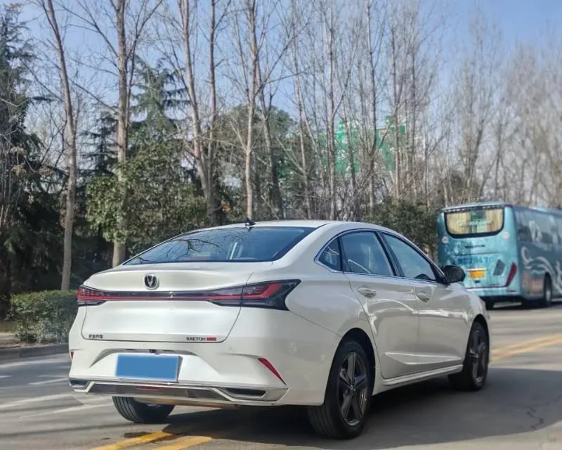 2023 ChangAn Raeton Plus 1.5T 188HP L4 7DCT,autocango,china used car exporter,china ev exporter,chinese used car exporter,chinese used ev exporter
