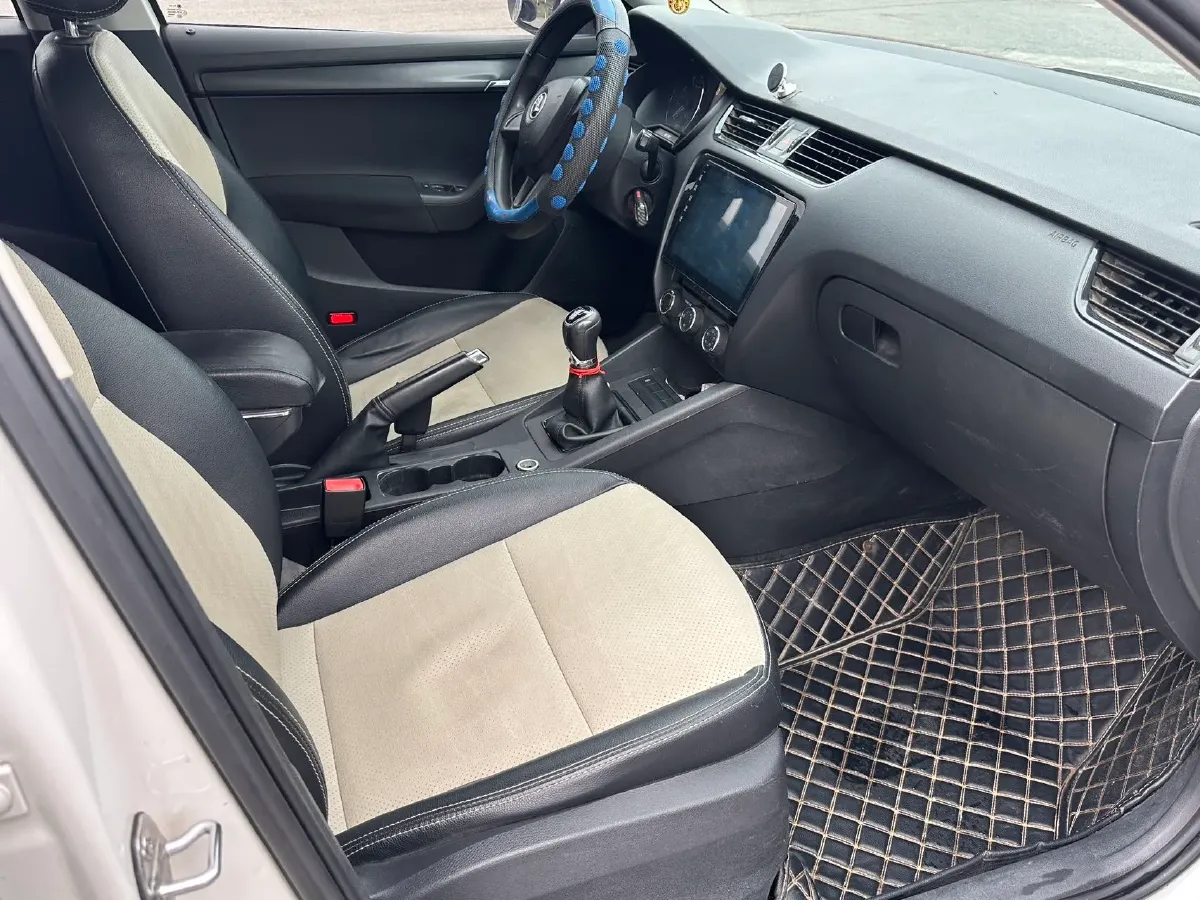 2017 Skoda Octavia 1.6L 110HP L4 5MT,autocango,china used car exporter,china ev exporter,chinese used car exporter,chinese used ev exporter