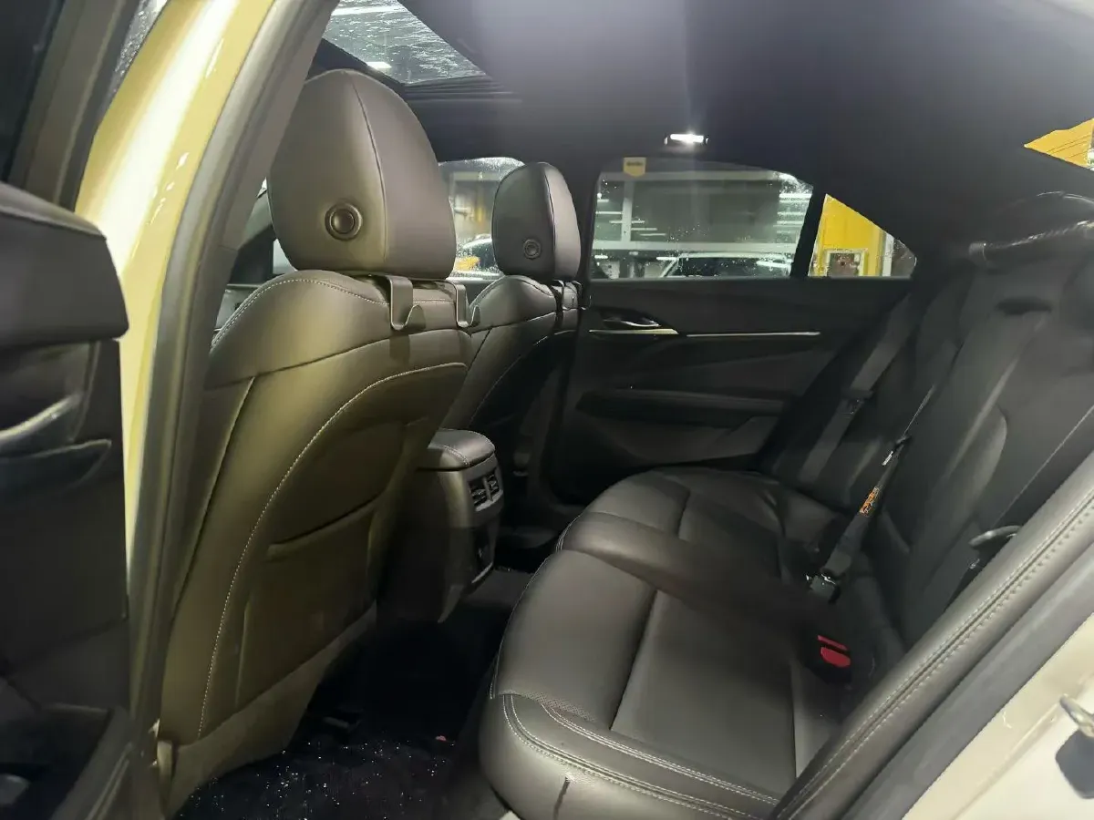 2021 Cadillac CT4 2.0T 237HP L4 8AT,autocango,china used car exporter,china ev exporter,chinese used car exporter,chinese used ev exporter