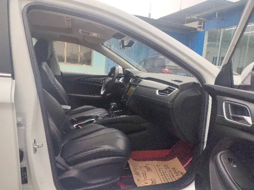 2020 Roewe i5 1.5L 120HP L4 CVT,autocango,china used car exporter,china ev exporter,chinese used car exporter,chinese used ev exporter