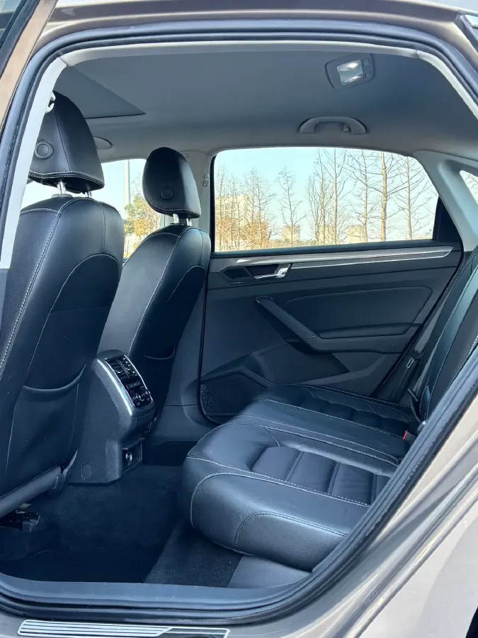 2017 Volkswagen Passat 1.8T 180HP L4 7DCT,autocango,china used car exporter,china ev exporter,chinese used car exporter,chinese used ev exporter